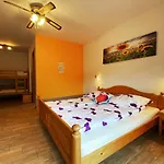 Mesec Zaplana Vendégház 3*