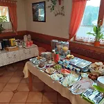 Vendégház Mesec Zaplana 3*