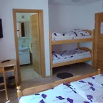 Mesec Zaplana Vendégház Vrhnika