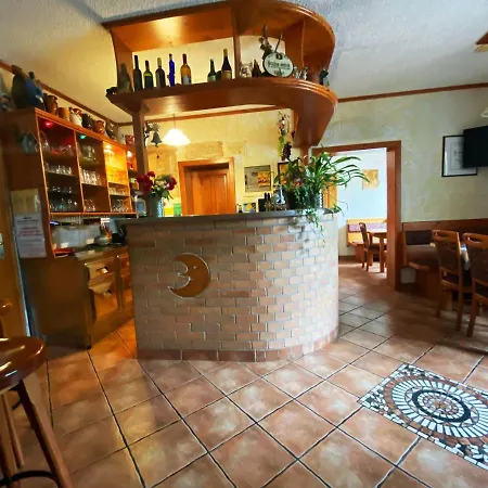 Mesec Zaplana 3* Vrhnika