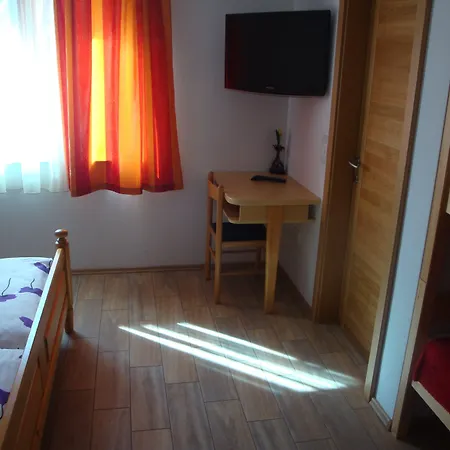 Mesec Zaplana 3* Vrhnika