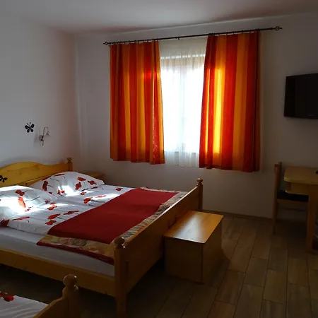 Πανσιόν Mesec Zaplana 3*