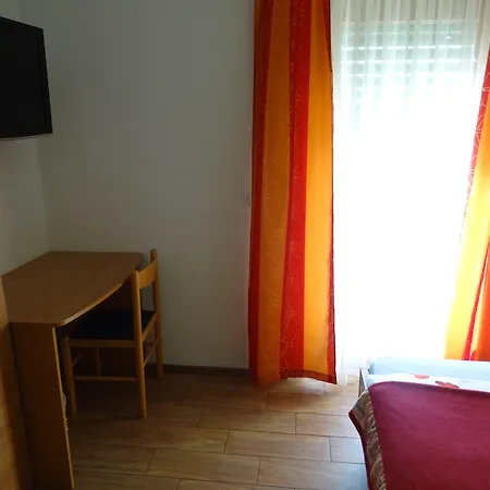 Mesec Zaplana 3* Vrhnika