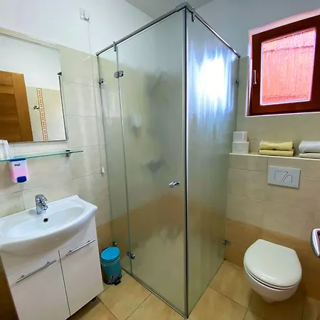 Casa de hóspedes Mesec Zaplana 3*