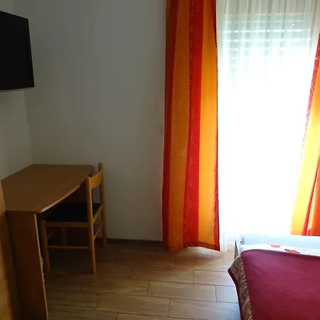 Penzion Mesec Zaplana 3*