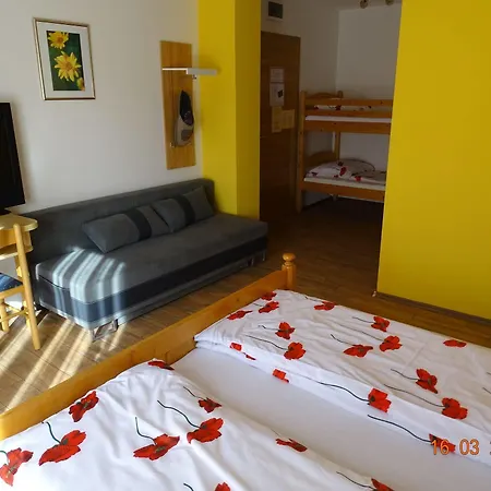 Mesec Zaplana Penzion 3*