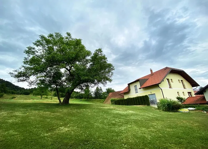 Mesec Zaplana Affittacamere Vrhnika