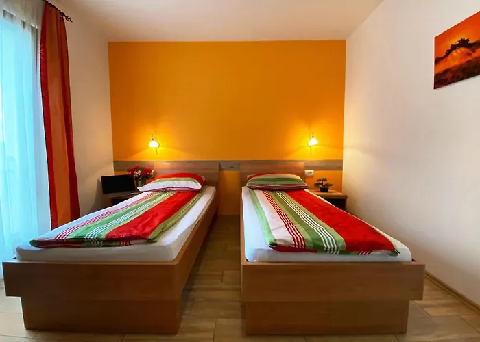 Mesec Zaplana Affittacamere Vrhnika