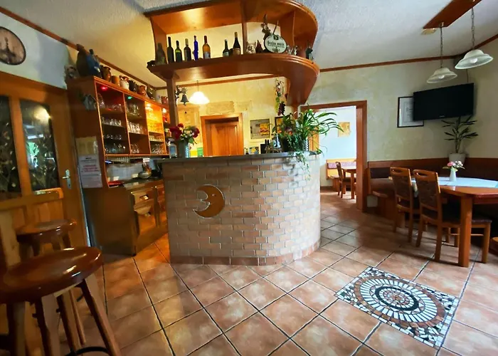 Mesec Zaplana 3* Vrhnika