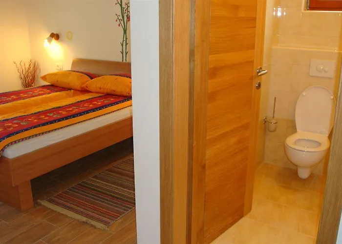 Mesec Zaplana 3* Vrhnika