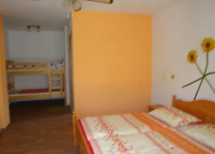 Mesec Zaplana Vrhnika