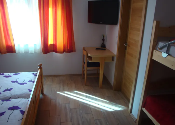 Mesec Zaplana 3* Vrhnika