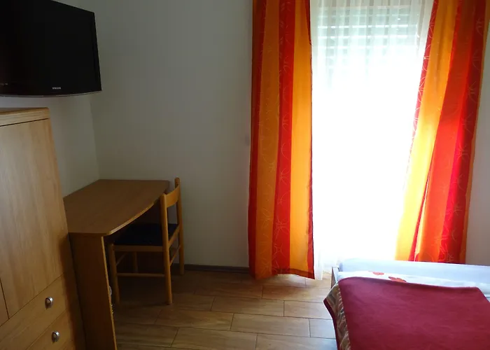 Mesec Zaplana 3* Vrhnika