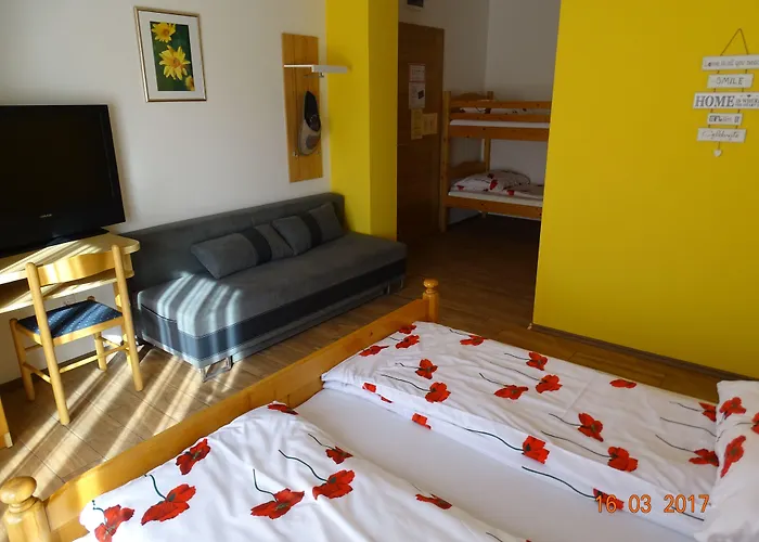 Mesec Zaplana 3* Vrhnika