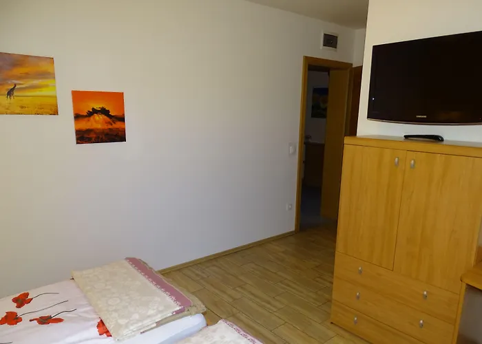 Konukevi Mesec Zaplana 3*