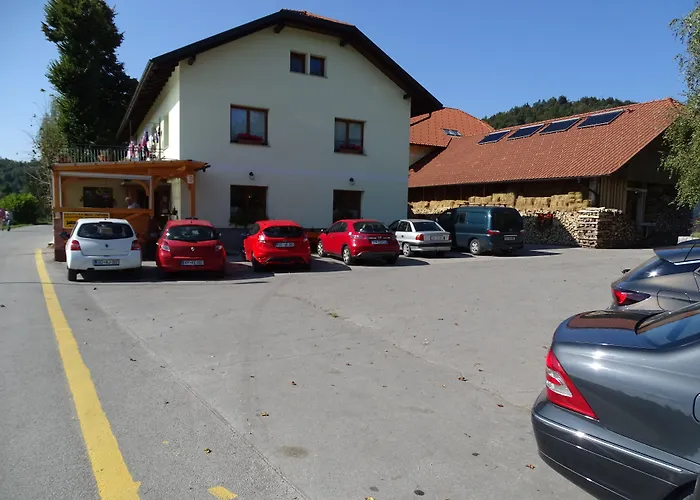 Konukevi Mesec Zaplana 3*