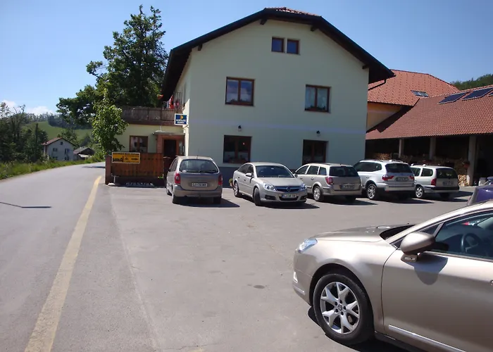 Konukevi Mesec Zaplana 3*