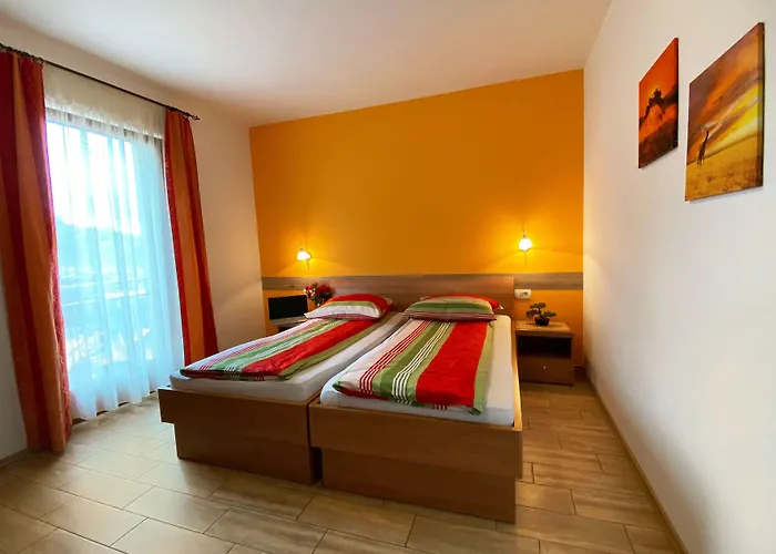 Mesec Zaplana 3* Vrhnika