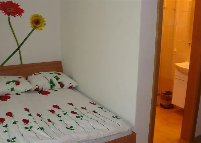 Mesec Zaplana 3* Vrhnika